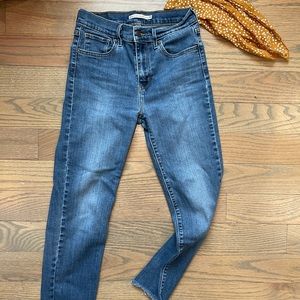 Levi’s 724 High Rise Straight Crop Jeans